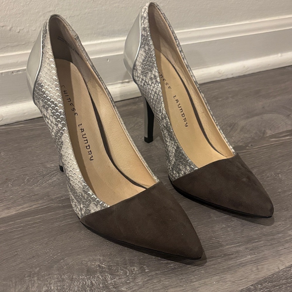 Chinese Laundry silver Snakeskin and taupe Heels